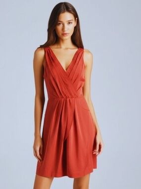 TO THE MAX V-Neck Sleeveless Dress Faux Wrap Pleated Front Lined Size 0